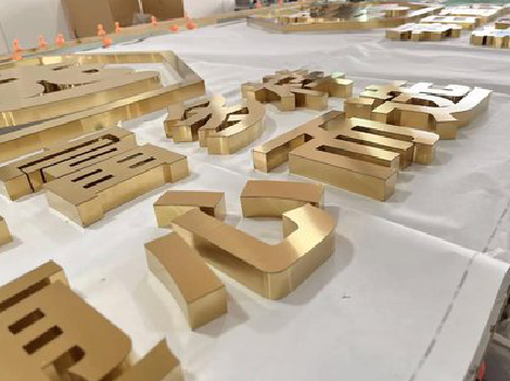 老河口拉丝不锈钢字的特点。