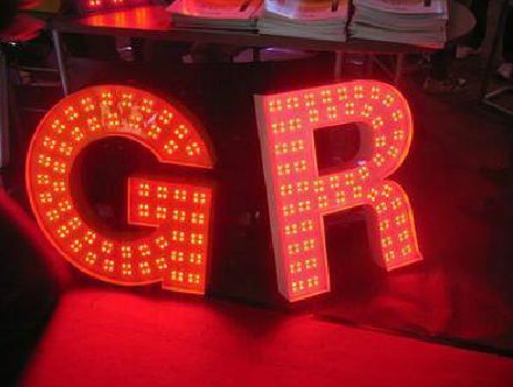 老河口LED发光字常见的安装误区。